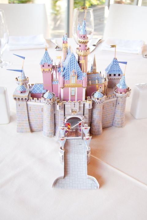 Toutes les tables de ce mariage étaient inspirées de films de Disney | So Busy Girls