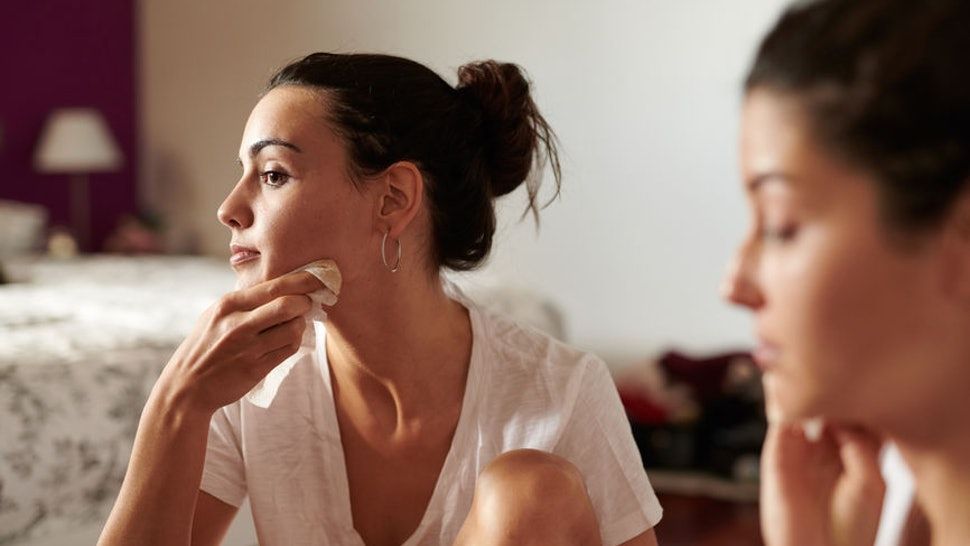 4 conseils à connaître pour bien se démaquiller à l'huile | So Busy Girls