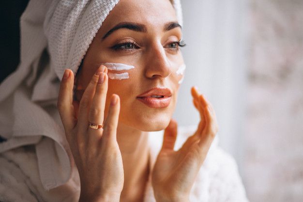 Voilà ce qui arrivera à votre peau si vous utilisez une crème anti-âge avant 30 ans | So Busy Girls