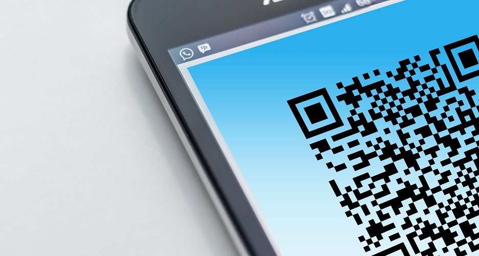 Cette sonnette connectée permet de contacter l'occupant de la maison via un tchat en scannant un QR code | So Busy Girls
