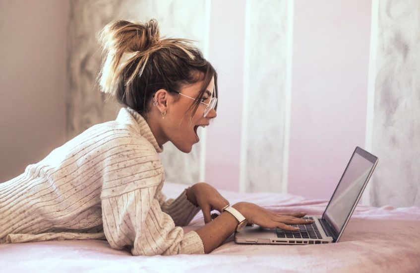 Tinder lance la fonction appel vidéo en France : comment se préparer à un date virtuel ? | So Busy Girls