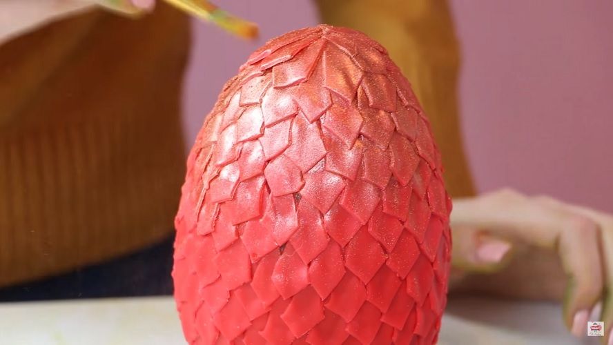 La recette toute simple pour réaliser soi-même un oeuf de dragon en chocolat version Game of Thrones ! | So Busy Girls
