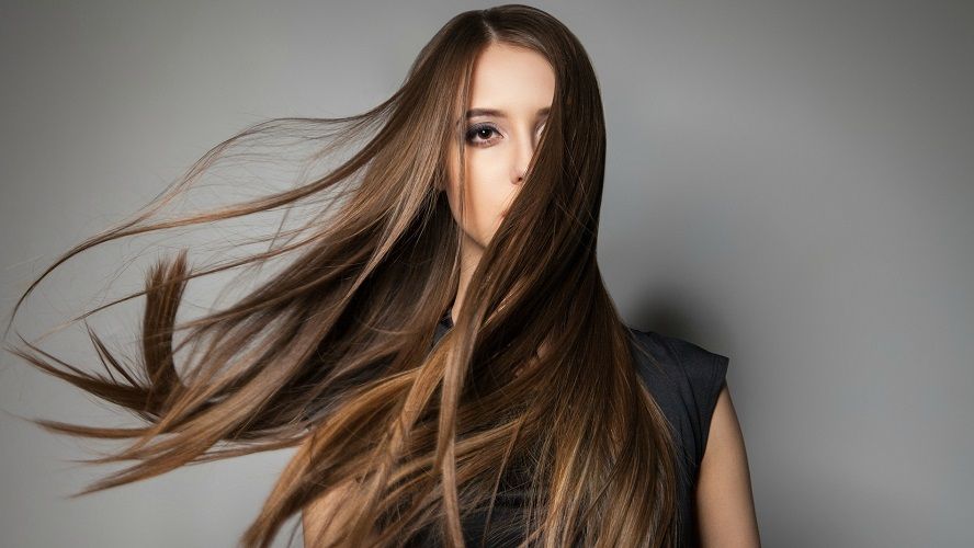 8 astuces efficaces pour ne plus perdre ses cheveux | So Busy Girls
