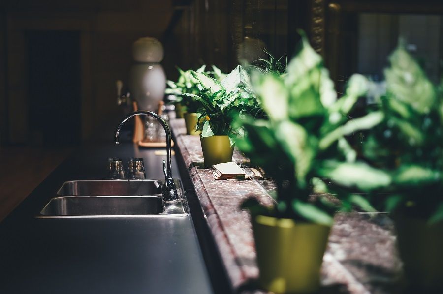 Tendance déco : le béton ciré dans les intérieurs design | So Busy Girls