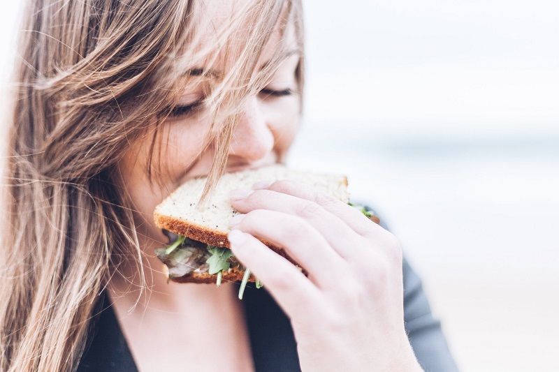Manger en pleine conscience est sûrement la solution toute simple que vous cherchez pour maigrir | So Busy Girls