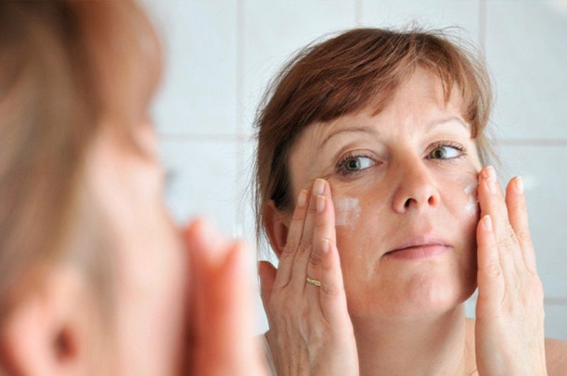 3) PRÉVENIR LES SIGNES DE L'ÂGE ET LES COUPS DE SOLEIL | So Busy Girls