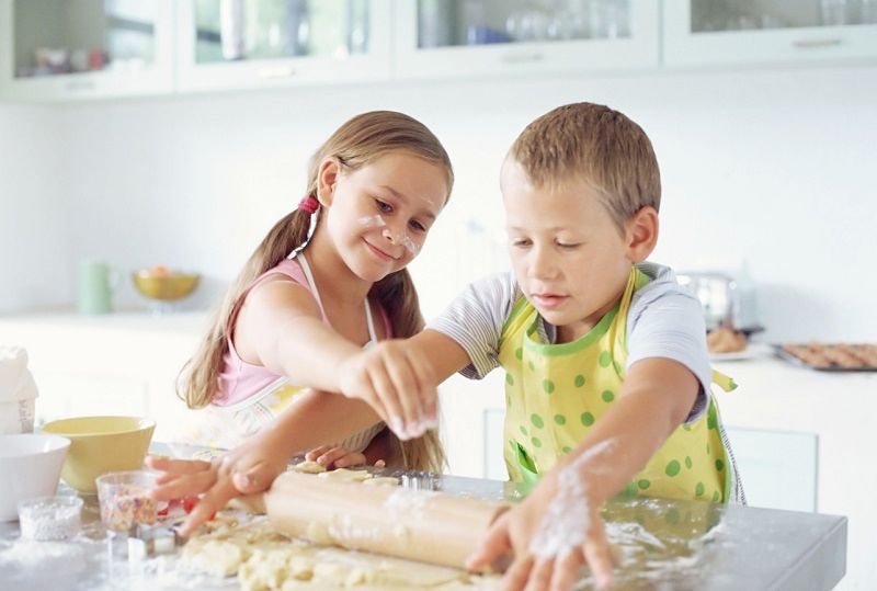 5 astuces pour cuisiner avec les enfants | So Busy Girls