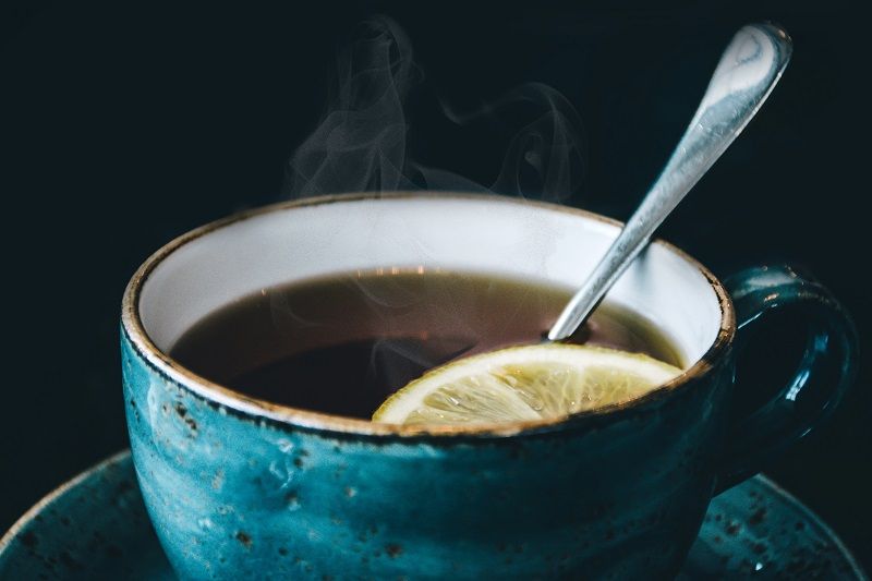 L'énorme avantage de boire une tasse de thé plutôt que du café | So Busy Girls