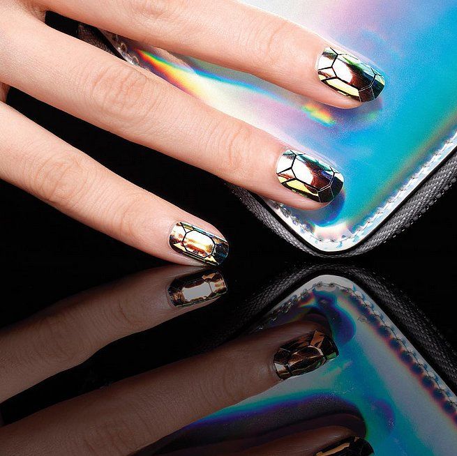 La dernière tendance nail art : les glass nails | So Busy Girls