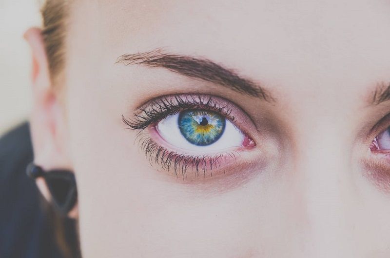 4 conseils pour bien maquiller des yeux bleus | So Busy Girls