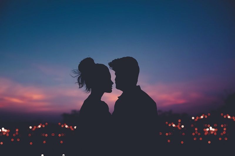 Voici le film ou la série qui symbolise votre vision de l'amour selon votre signe astrologique | So Busy Girls