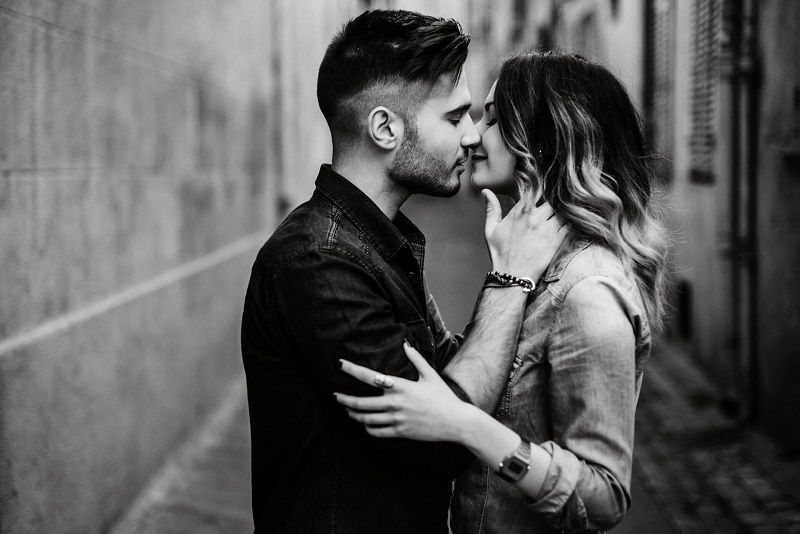 Les jeunes couples qui souhaitent une relation sérieuse ne devraient se voir que 2 fois par semaine | So Busy Girls