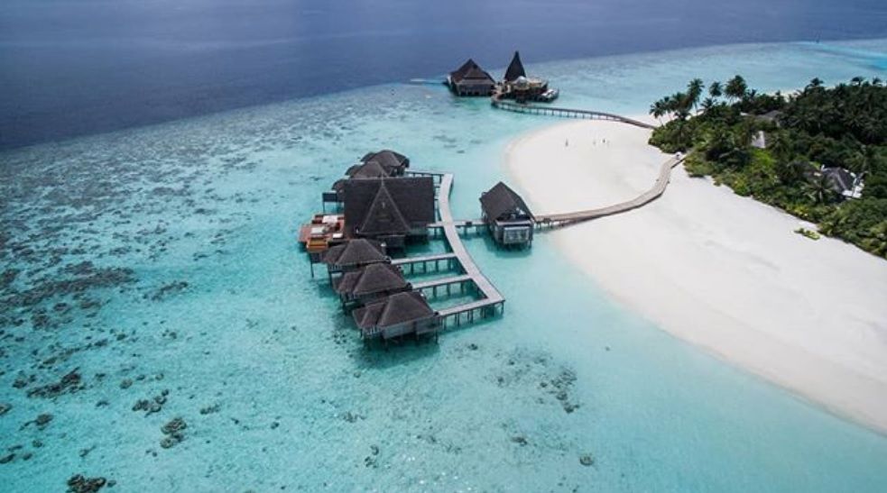 Voici le plus bel hôtel du monde, et son restaurant sous-marin va vous épater | So Busy Girls