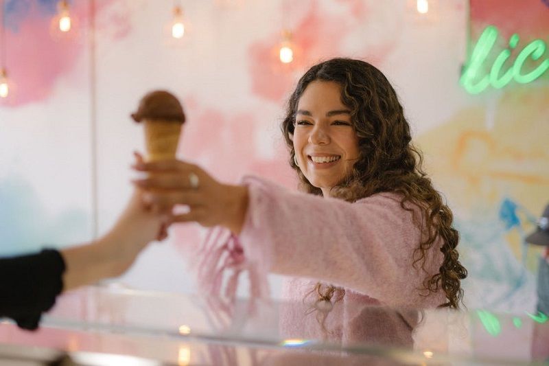 Extrême sort des glaces avec un cône en pâte à cookies, et comment y résister ? | So Busy Girls