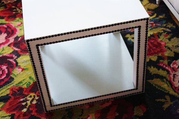 Cette table Ikea coûte moins de 10€, mais regardez tout ce que vous pouvez faire avec ! | So Busy Girls
