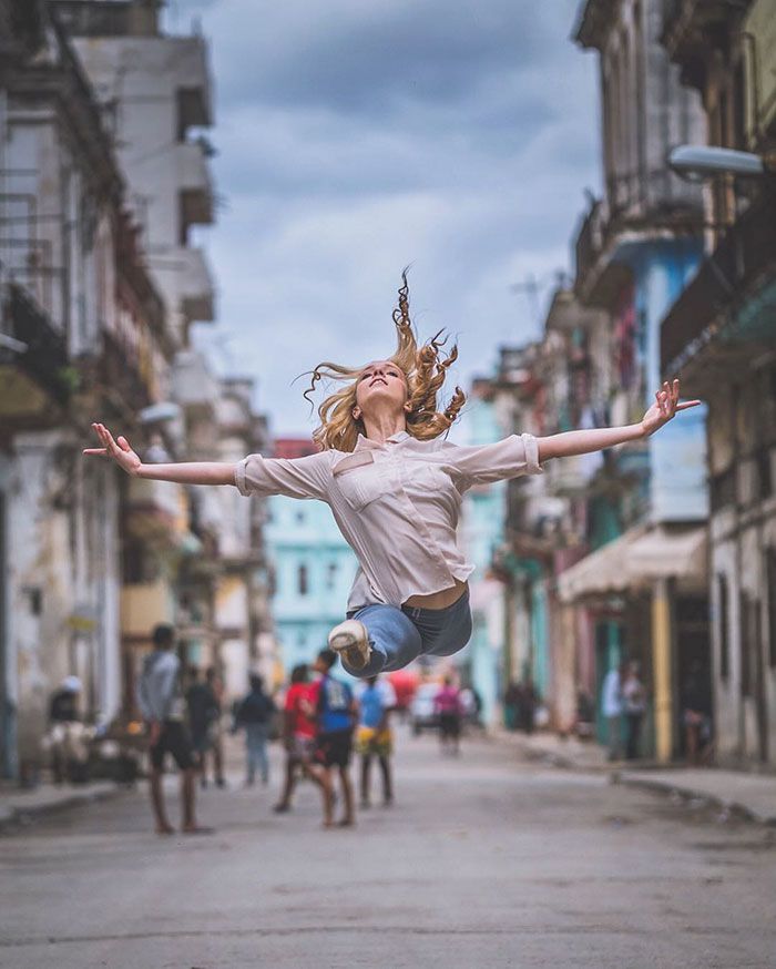 Des danseurs de ballet dansent dans les rues de Cuba | So Busy Girls