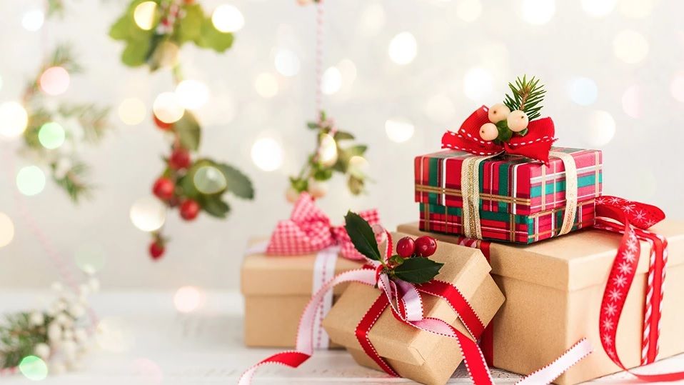 5 idées cadeaux de Noël parfaites à faire à une femme | So Busy Girls