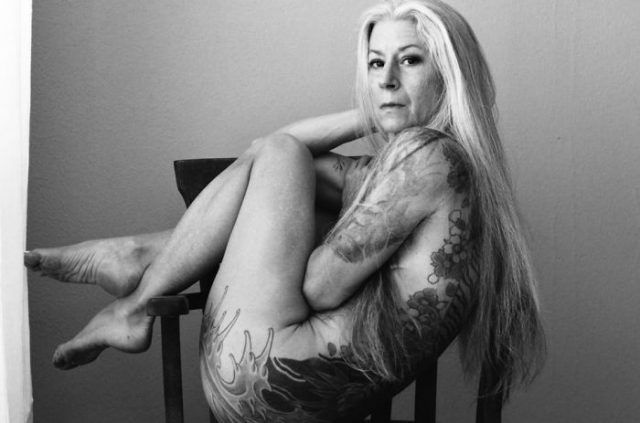Cette femme de 56 ans prouve qu'on peut être sexy à n’importe quel âge | So Busy Girls