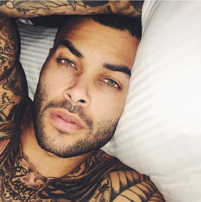 Les 21 selfies masculins les plus sexy de l'année vont vous donner très chaud | So Busy Girls