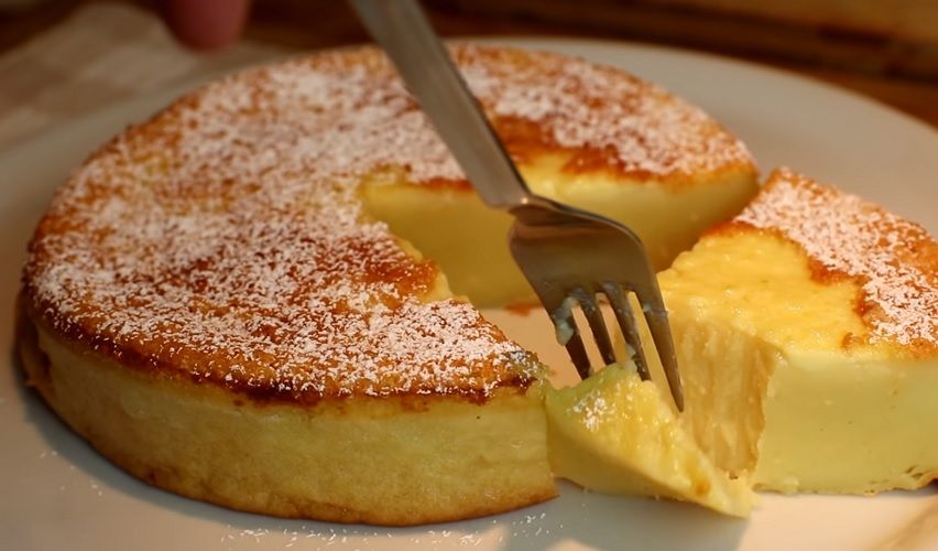 Cette recette du gâteau au citron crémeux sans beurre ni huile ni levure cartonne sur YouTube | So Busy Girls