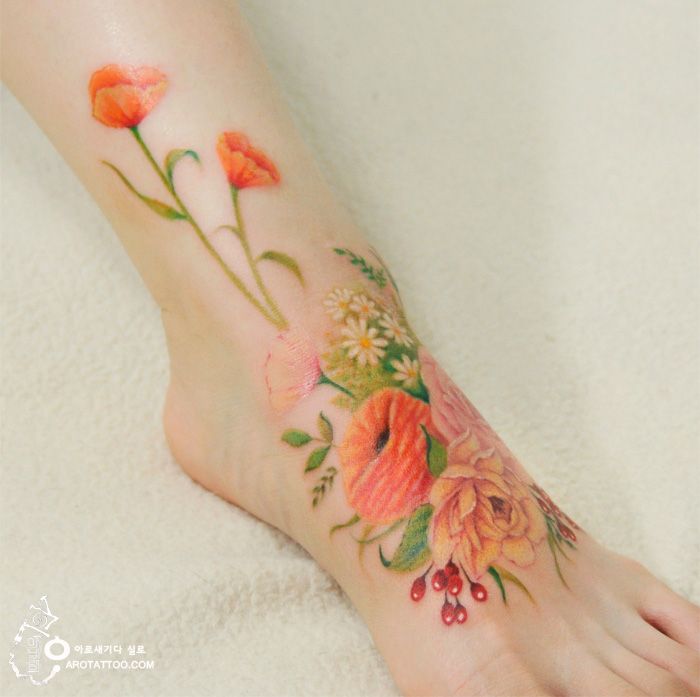 11 tatouages fleuris qui imitent des peintures à l'aquarelle sur la peau | So Busy Girls