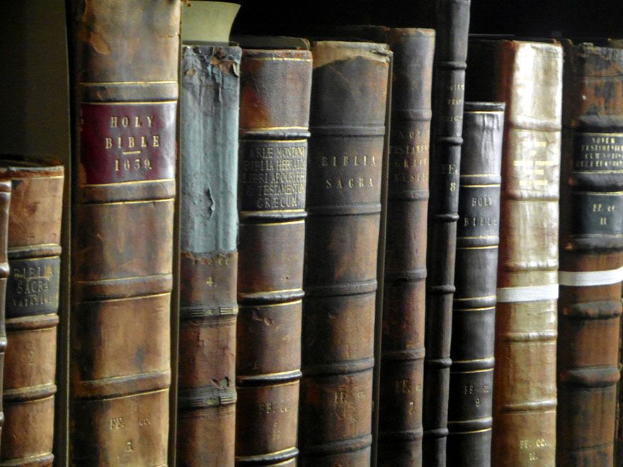 Cette bibliothèque irlandaise propose plus de 200 000 livres ! | So Busy Girls