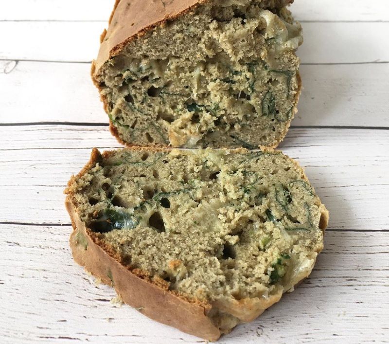 La recette de cake pesto, mozzarella et épinards parfait pour l'apéro | So Busy Girls