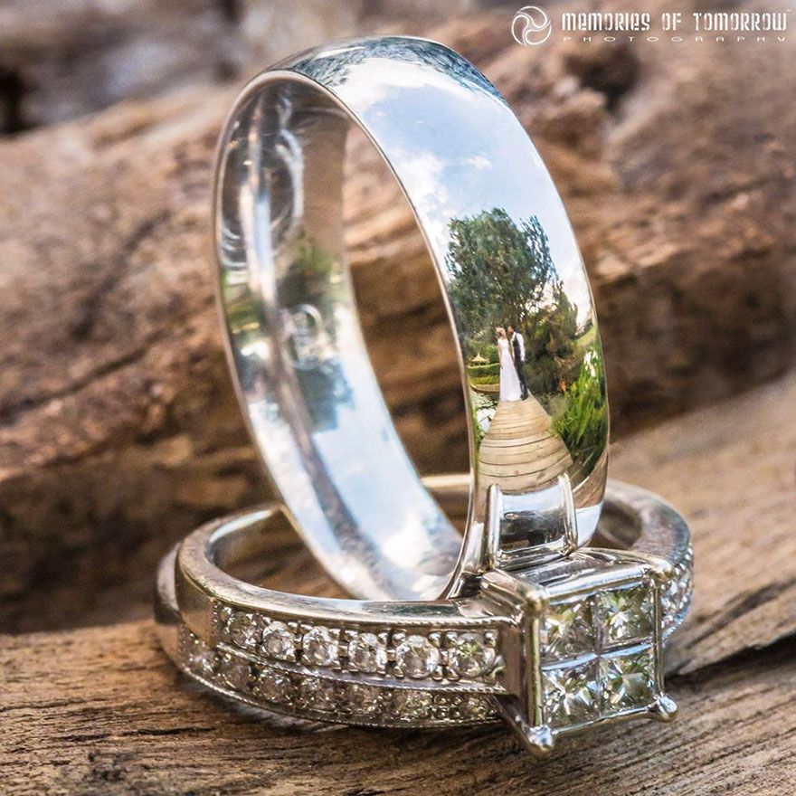 Il prend des photos de mariage sublimes dans le reflet des alliances | So Busy Girls