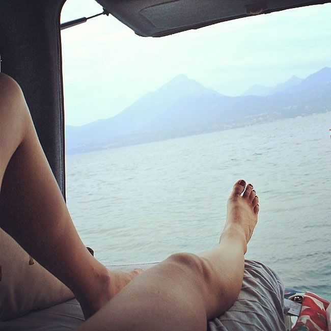 Cette jeune femme a transformé sa camionnette pour que ses rêves de voyage deviennent réalité | So Busy Girls