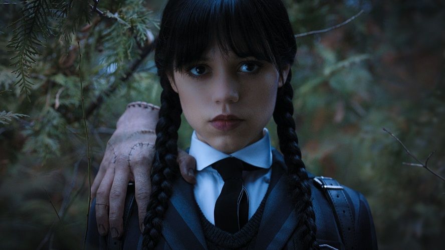 La série Netflix Mercredi bat un nouveau record d'audience et dépasse les 5 milliards de vues | So Busy Girls