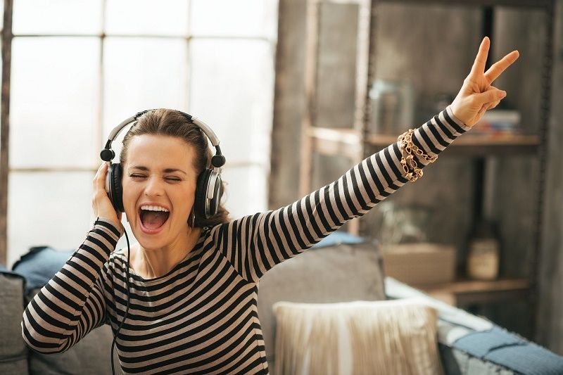 Ecoutez de la musique gaie ou lisez un livre inspirant | So Busy Girls