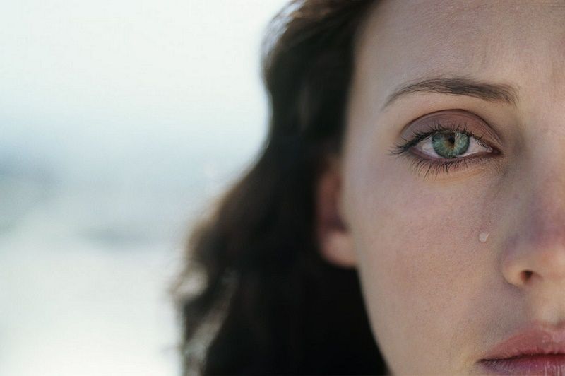 10 façons de réconforter une personne triste | So Busy Girls