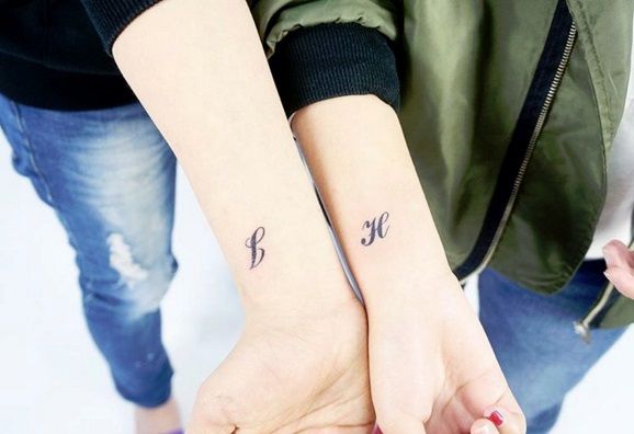 Initiales calligraphiées | So Busy Girls