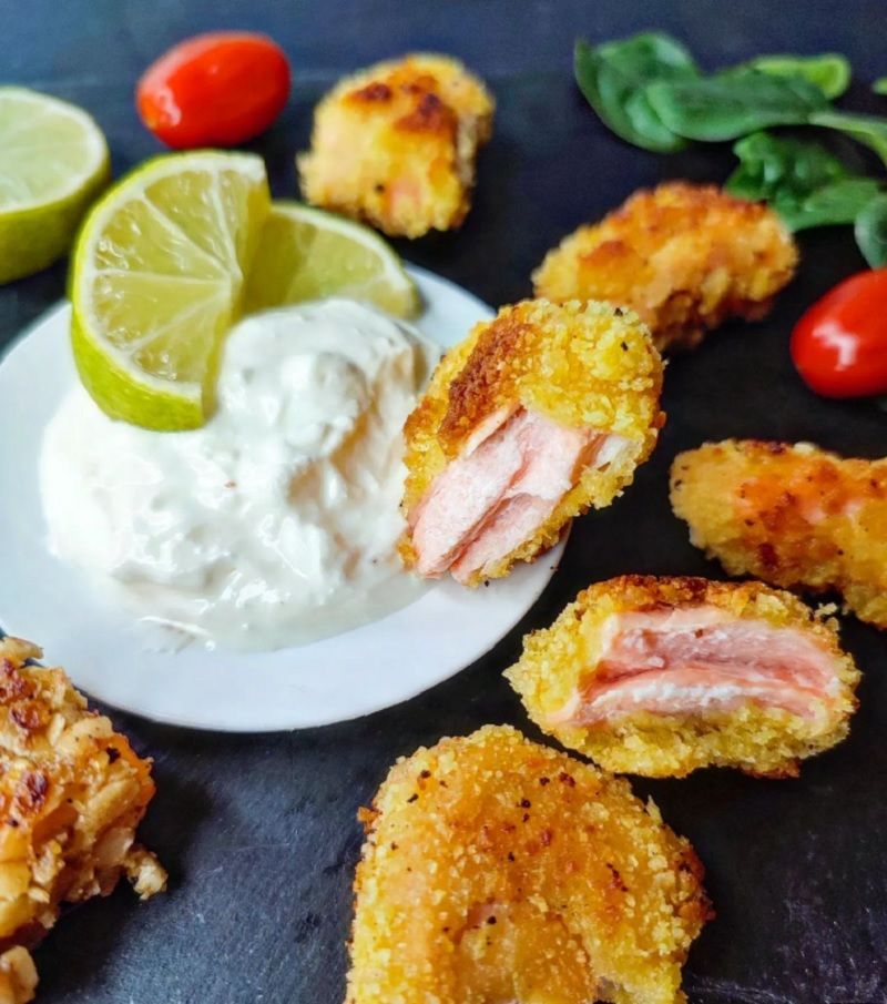 La recette de nuggets de saumon légers et leur sauce au fromage frais | So Busy Girls