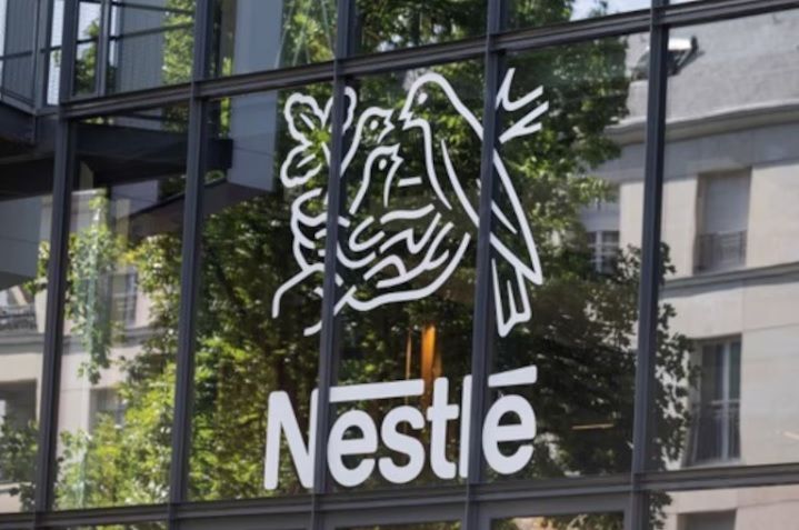 Nestlé en crise : l’action dégringole après le licenciement de son directeur général lié à une liaison secrète | So Busy Girls