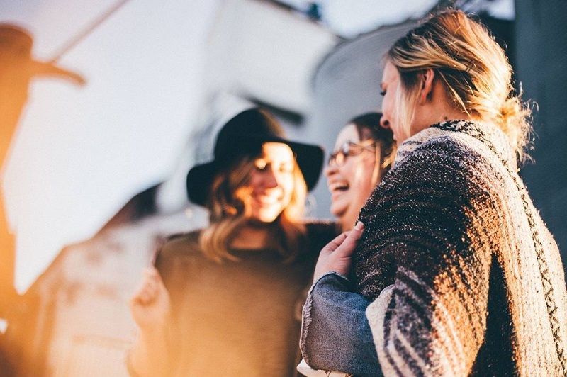 Comment retrouver ses copines d'enfance ? | So Busy Girls