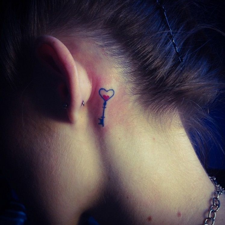 26 idées de tatouages derrière l'oreille | So Busy Girls