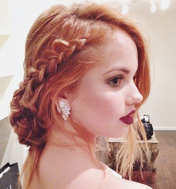 PLUSIEURS VARIANTES DE TRESSES : UNE TRESSE SUR LE CÔTÉ QUI SE FINIT EN CHIGNON LÂCHE | So Busy Girls