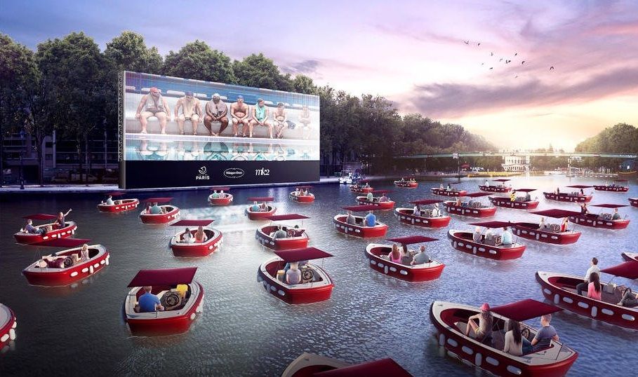 Une séance de cinéma sur l'eau est organisée pour le lancement de Paris Plage | So Busy Girls