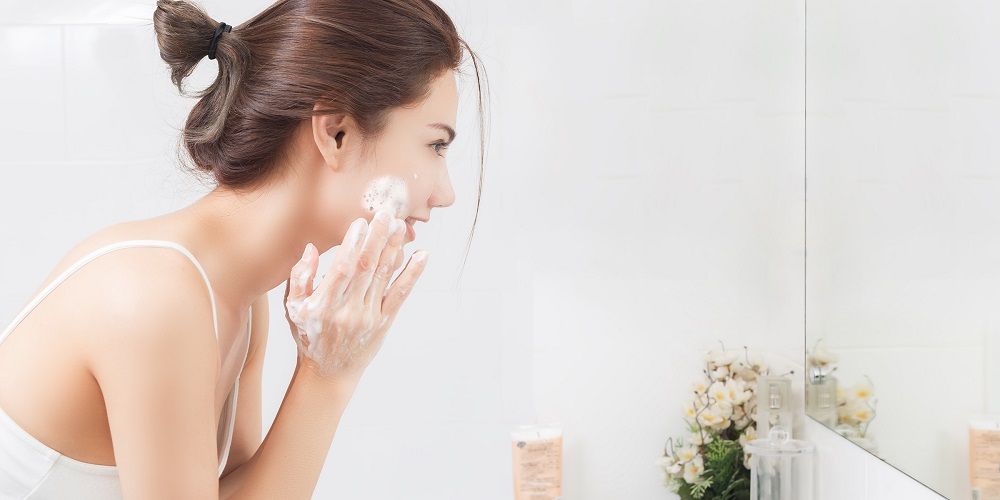 5 erreurs qu’on fait tous quand on se lave le visage (et qu’il faut vraiment éviter) | So Busy Girls