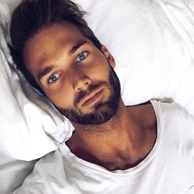 Les 21 selfies masculins les plus sexy de l'année vont vous donner très chaud | So Busy Girls