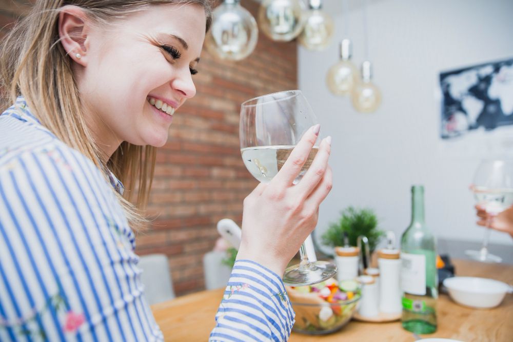 Boire autrement : le succès du vin sans alcool dans un mode de vie équilibré | So Busy Girls