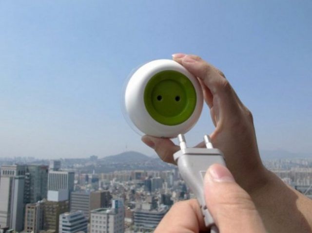 Une prise d’alimentation solaire portable | So Busy Girls