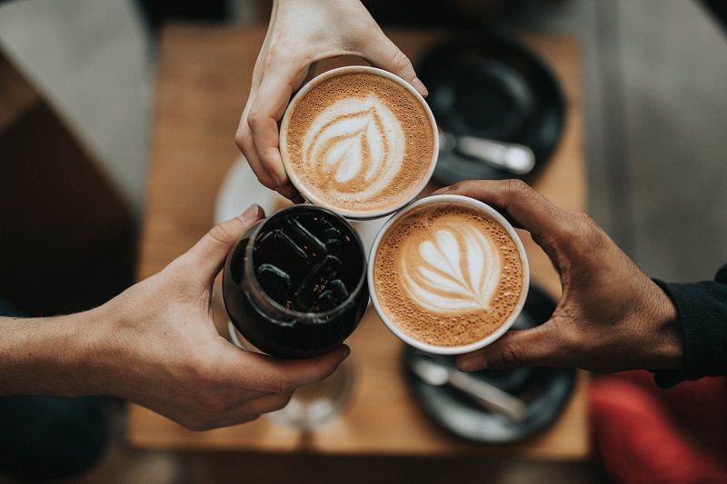 Non, boire du café ne vous fera pas brûler plus de calories – voilà ce qui marche vraiment | So Busy Girls