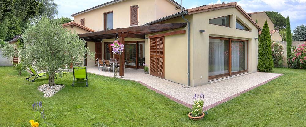 4 bonnes raisons d'opter pour une terrasse en résine | So Busy Girls