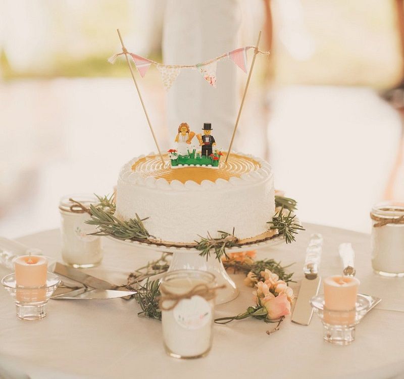 Avis aux fans de Lego : voici 11 idées géniales que vous voudrez reproduire pour votre mariage | So Busy Girls