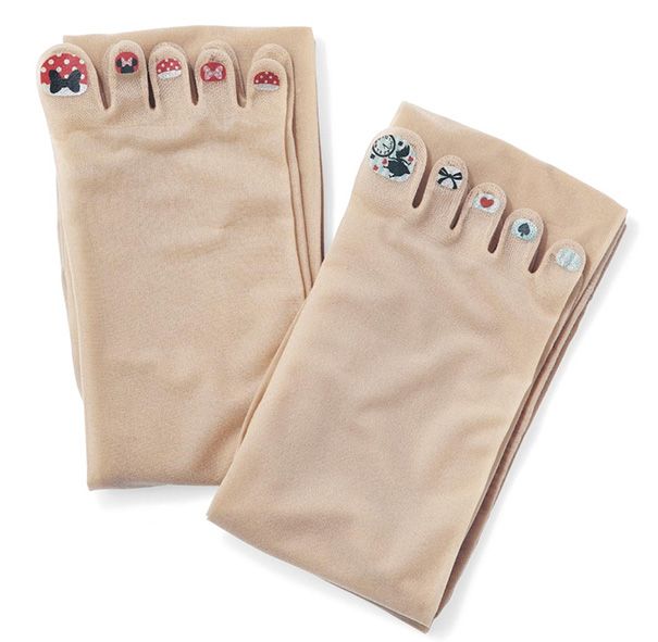 Les collants avec des orteils pré-vernis : oui oui, c'est la dernière tendance au Japon ! | So Busy Girls