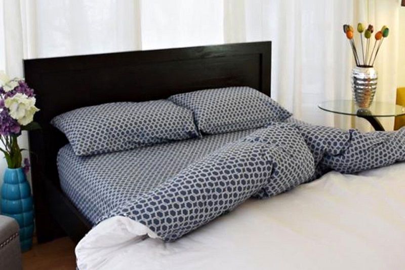 Vous détestez faire votre lit ? Cette couette connectée permet de faire votre lit à votre place grâce à votre smartphone ! | So Busy Girls