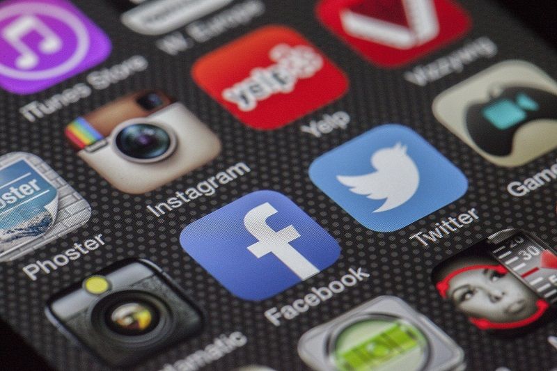 Les réseaux sociaux sont-ils bons ou mauvais pour notre santé mentale ? | So Busy Girls
