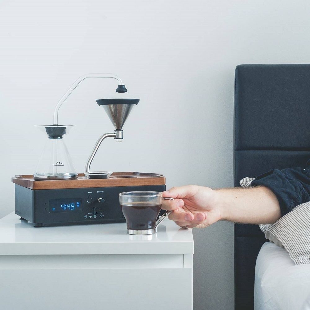 Ce réveil prépare le café, et grâce à lui, vous pouvez en boire les yeux fermés | So Busy Girls